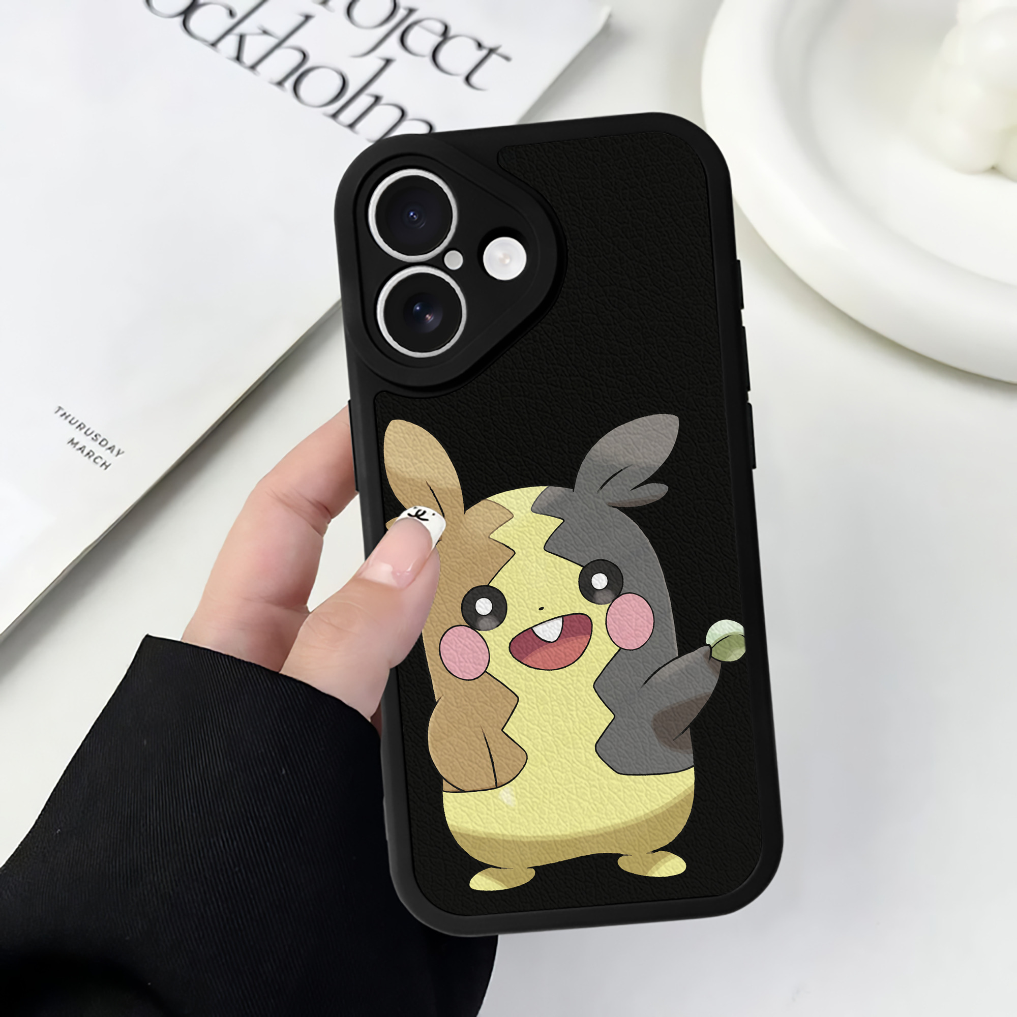 （画像用） ポケットモンスター Pokémon 【iPhone 16シリーズ対応】シリコンスマホケース（レザー調） 材質：シリコン